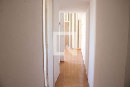 Corredor Quartos/Banheiro  de apartamento para alugar com 2 quartos, 67m² em Guilhermina, Praia Grande