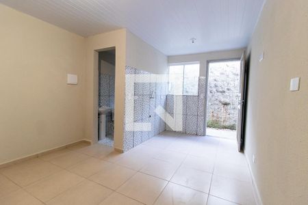 Kitnet de casa para alugar com 1 quarto, 16m² em Parolin, Curitiba