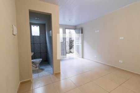 Kitnet de casa para alugar com 1 quarto, 16m² em Parolin, Curitiba