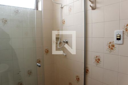 Banheiro de kitnet/studio para alugar com 1 quarto, 36m² em Partenon, Porto Alegre