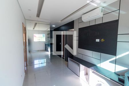 Sala de casa de condomínio à venda com 2 quartos, 65m² em Vila Nhocune, São Paulo