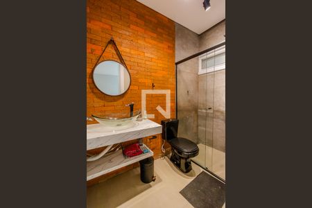 Casa de condomínio à venda com 380m², 3 quartos e 3 vagas Casa de condomínio à venda com 380m², 3 quartos e 3 vagasBanheiro