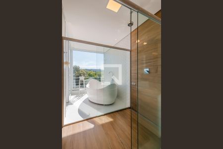 Casa de condomínio à venda com 380m², 3 quartos e 3 vagas Casa de condomínio à venda com 380m², 3 quartos e 3 vagasQuarto 1 - Suíte