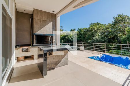 Casa de condomínio à venda com 380m², 3 quartos e 3 vagas Casa de condomínio à venda com 380m², 3 quartos e 3 vagasQuintal