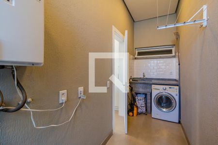 Casa de condomínio à venda com 380m², 3 quartos e 3 vagas Casa de condomínio à venda com 380m², 3 quartos e 3 vagasÁrea de serviço