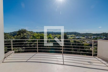 Casa de condomínio à venda com 380m², 3 quartos e 3 vagas Casa de condomínio à venda com 380m², 3 quartos e 3 vagasVaranda