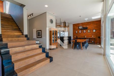 Casa de condomínio à venda com 380m², 3 quartos e 3 vagas Casa de condomínio à venda com 380m², 3 quartos e 3 vagasSala de jantar