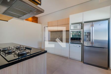 Casa de condomínio à venda com 380m², 3 quartos e 3 vagas Casa de condomínio à venda com 380m², 3 quartos e 3 vagasCozinha
