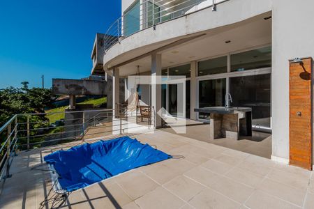 Casa de condomínio à venda com 380m², 3 quartos e 3 vagas Casa de condomínio à venda com 380m², 3 quartos e 3 vagasQuintal