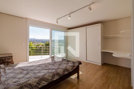 Casa de condomínio à venda com 380m², 3 quartos e 3 vagas Casa de condomínio à venda com 380m², 3 quartos e 3 vagasQuarto 3