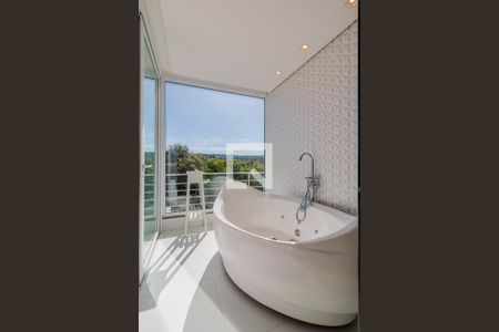 Casa de condomínio à venda com 380m², 3 quartos e 3 vagas Casa de condomínio à venda com 380m², 3 quartos e 3 vagasQuarto 1 - Suíte'