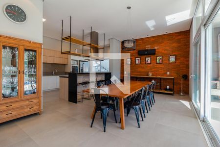 Casa de condomínio à venda com 380m², 3 quartos e 3 vagas Casa de condomínio à venda com 380m², 3 quartos e 3 vagasSala de jantar