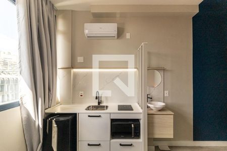 Cozinha de kitnet/studio para alugar com 1 quarto, 22m² em Paraíso, São Paulo