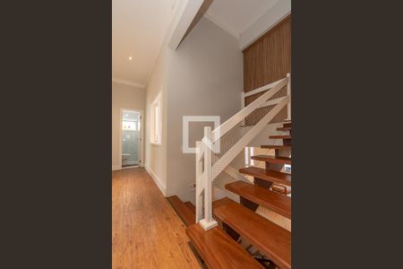 Escada de casa de condomínio à venda com 4 quartos, 350m² em Loteamento Arboreto dos Jequitibas (sousas), Campinas