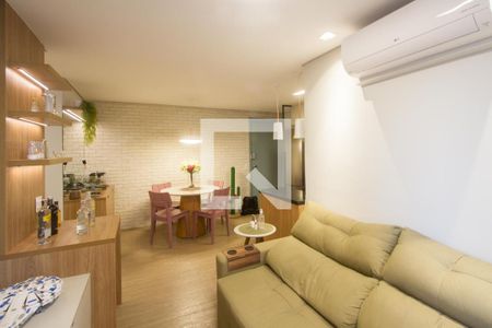 Sala de apartamento para alugar com 2 quartos, 55m² em Santo Amaro, São Paulo