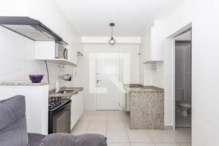 Sala/Cozinha de apartamento à venda com 2 quartos, 32m² em Parque Fongaro, São Paulo