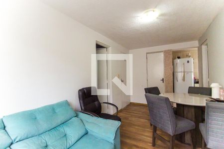 Sala de apartamento para alugar com 3 quartos, 54m² em Vila Romanópolis, Ferraz de Vasconcelos