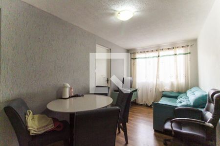 Sala de apartamento para alugar com 3 quartos, 54m² em Vila Romanópolis, Ferraz de Vasconcelos