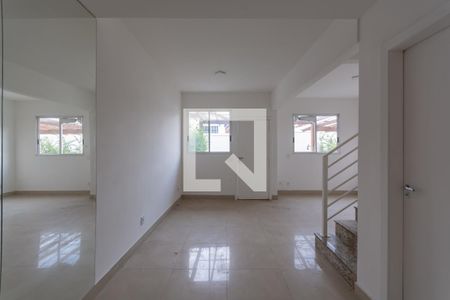 Sala de casa à venda com 3 quartos, 90m² em Ouro Preto, Belo Horizonte