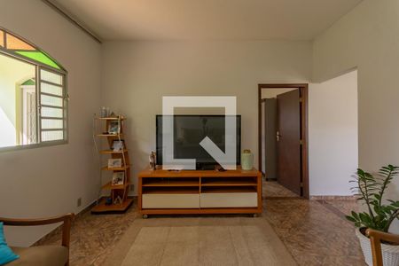 Sala de casa à venda com 3 quartos, 350m² em Xodó Marize, Belo Horizonte