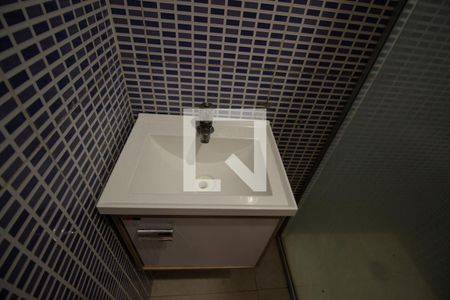 Banheiro de kitnet/studio para alugar com 1 quarto, 21m² em Ipiranga , São Paulo