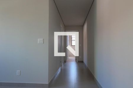 Corredor de apartamento à venda com 2 quartos, 63m² em Cruzeiro, Belo Horizonte