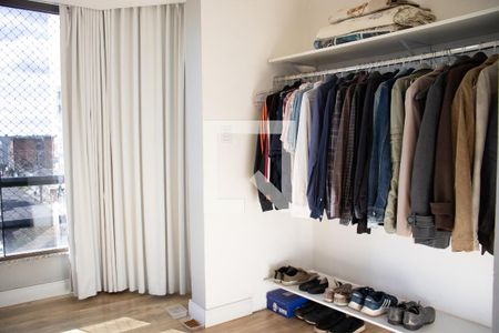 Closet da suíte de apartamento à venda com 3 quartos, 300m² em Centro, São Leopoldo