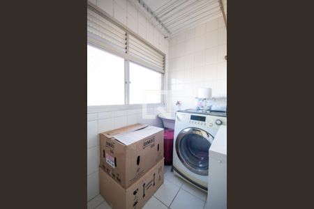 Apartamento à venda com 96m², 3 quartos e 3 vagas Apartamento à venda com 96m², 3 quartos e 3 vagasÁrea de Serviço