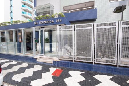 Apartamento à venda com 96m², 3 quartos e 3 vagas Apartamento à venda com 96m², 3 quartos e 3 vagasFachada