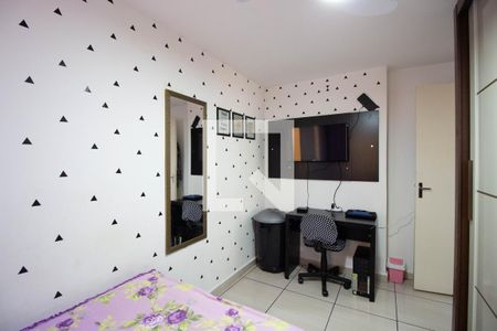 Quarto 2 de apartamento para alugar com 3 quartos, 57m² em Vila Carmosina, São Paulo