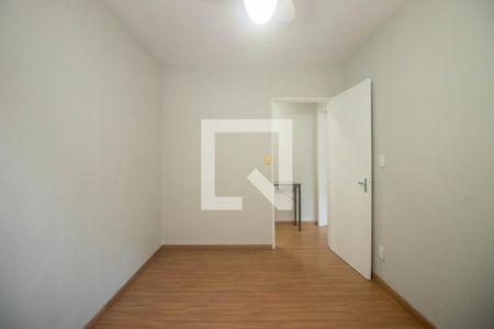 Quarto 1 de apartamento para alugar com 2 quartos, 55m² em Jardim Itu, Porto Alegre