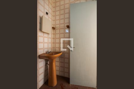 Banheiro de apartamento para alugar com 1 quarto, 27m² em Bom Jesus, Porto Alegre