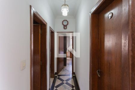 Corredor de apartamento à venda com 3 quartos, 135m² em Sagrada Família, Belo Horizonte