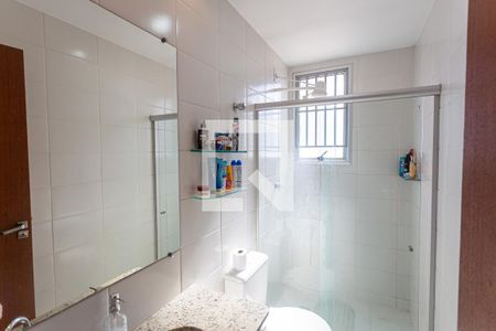 Banheiro da Suíte de apartamento à venda com 4 quartos, 180m² em Esplanada, Belo Horizonte