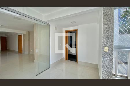 Varanda de apartamento à venda com 4 quartos, 154m² em Lourdes, Belo Horizonte