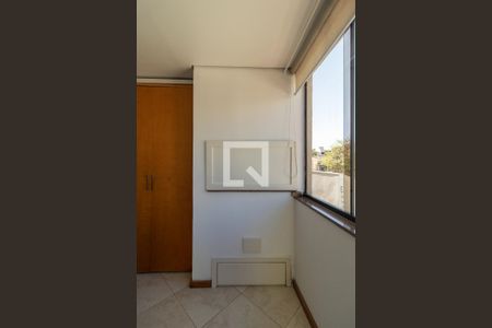 Sala de apartamento à venda com 2 quartos, 60m² em Partenon, Porto Alegre