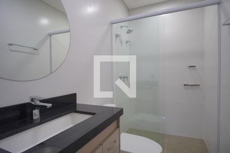 Banheiro de apartamento à venda com 1 quarto, 38m² em Independência, Porto Alegre