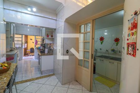 Casa à venda com 229m², 5 quartos e 3 vagas Casa à venda com 229m², 5 quartos e 3 vagasCozinha