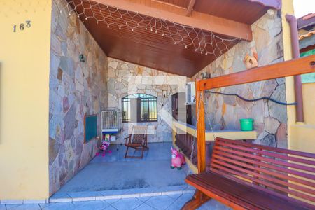 Casa à venda com 229m², 5 quartos e 3 vagas Casa à venda com 229m², 5 quartos e 3 vagasQuintal