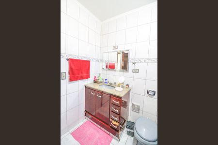 Casa à venda com 229m², 5 quartos e 3 vagas Casa à venda com 229m², 5 quartos e 3 vagasBanheiro