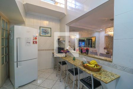 Casa à venda com 229m², 5 quartos e 3 vagas Casa à venda com 229m², 5 quartos e 3 vagasCozinha