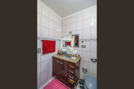 Casa à venda com 229m², 5 quartos e 3 vagas Casa à venda com 229m², 5 quartos e 3 vagasBanheiro