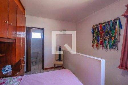 Casa à venda com 229m², 5 quartos e 3 vagas Casa à venda com 229m², 5 quartos e 3 vagasSuíte