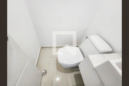 Banheiro de casa de condomínio para alugar com 5 quartos, 320m² em Jardim Tres Marias, Guarujá