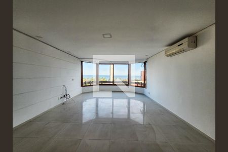 Sala de casa de condomínio para alugar com 5 quartos, 320m² em Jardim Tres Marias, Guarujá