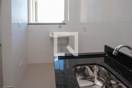 Cozinha e Área de Serviço de apartamento para alugar com 2 quartos, 40m² em Vila Antonieta, São Paulo