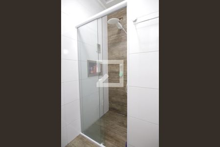 Banheiro de casa à venda com 2 quartos, 73m² em Vila Dalila, São Paulo