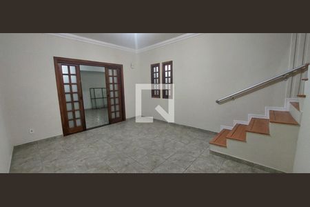 Sala de casa para alugar com 4 quartos, 300m² em Silveira, Santo André