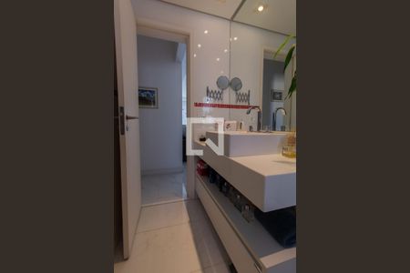 Banheiro Corredor de apartamento à venda com 2 quartos, 100m² em Vila Andrade, São Paulo