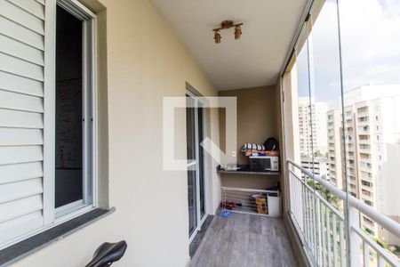 Varanda de apartamento para alugar com 2 quartos, 72m² em Jardim Tupanci, Barueri